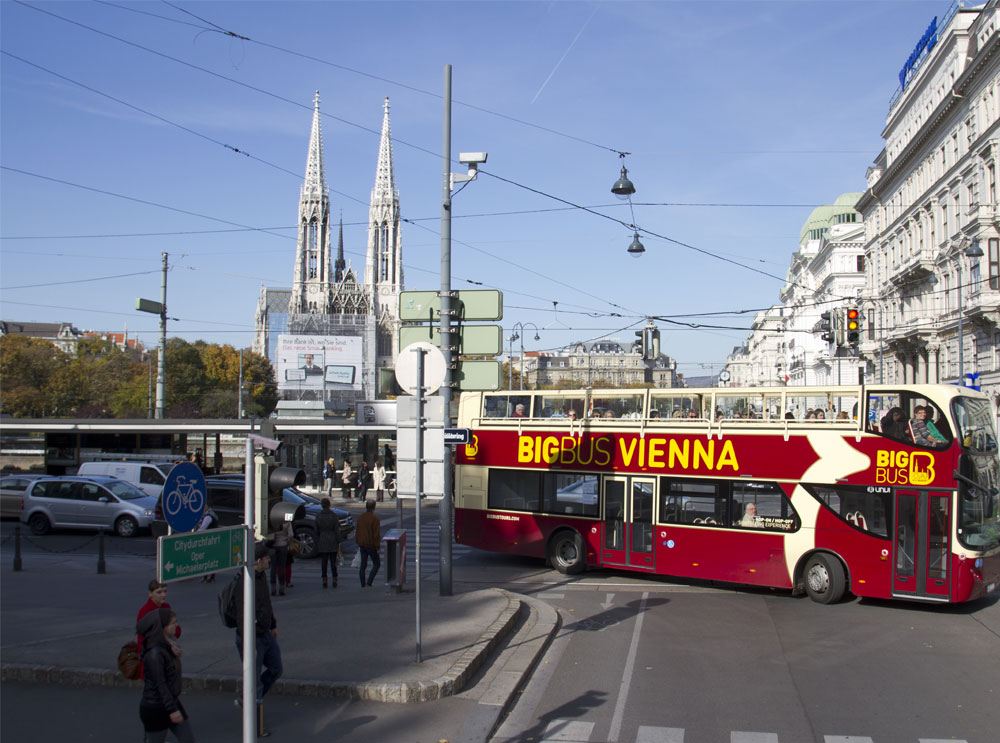 Big Bus Tours sightseeing bus in Vienna