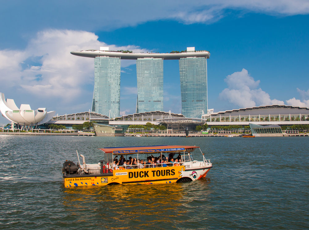 Singapore DUCKtour boat