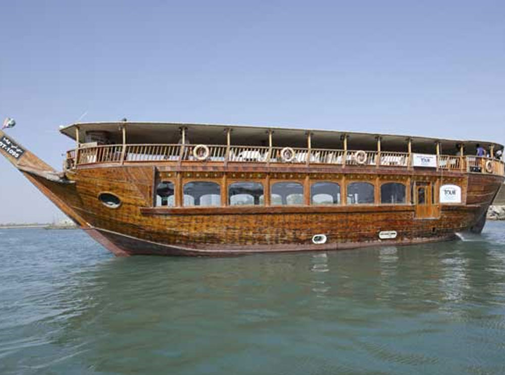 Dhow-Kreuzfahrt im Wasser