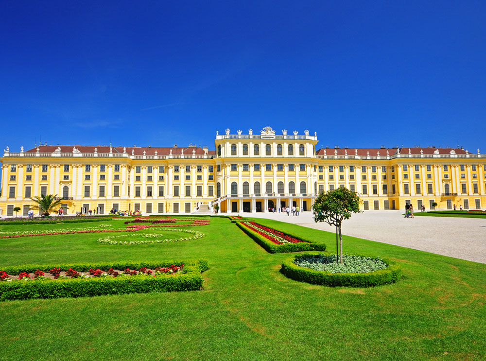 Schonbrunn Palace in Vienna