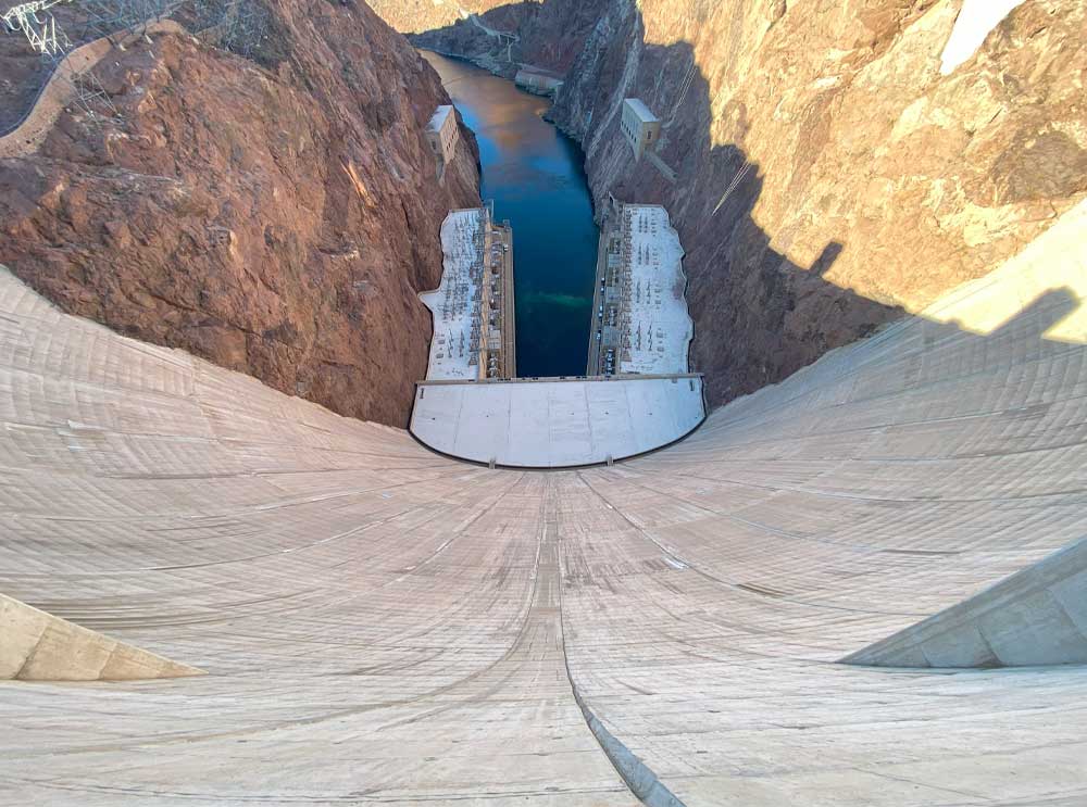 Blick aus der Vogelperspektive auf den Hoover Dam