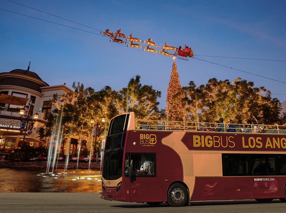 El Big Bus Tour Los Angeles Holiday Lights Tour pasa por decoraciones festivas al anochecer