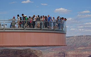 Paquete tour 2 días + visita al West Rim del Gran Cañón