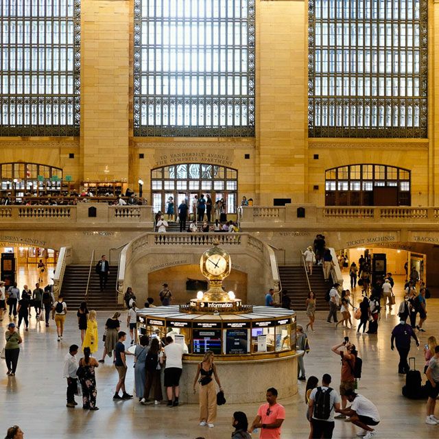 [Image: grand-central-terminal-walking-tour---small_1.jpg]