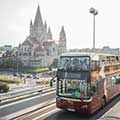 Big Bus Tours Vienna passing landmark