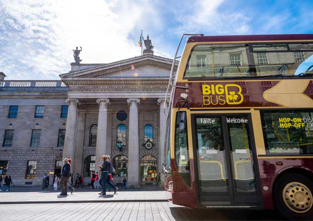 Big Bus Tours Dublin beside Kilmainham Gaol