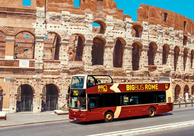 Big Bus Tours am Kolosseum in Rom