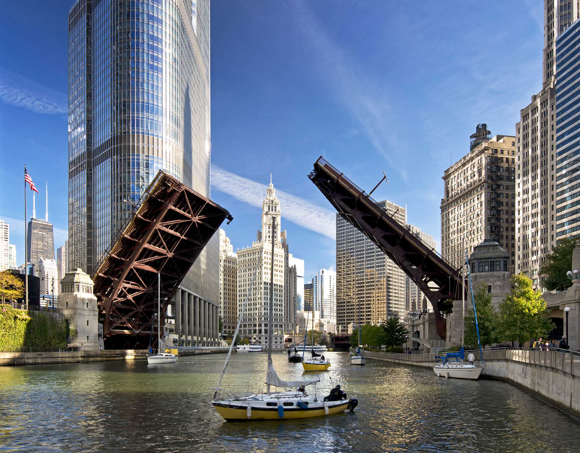 Michigan Ave, Chicago IL  Downtown chicago, Chicago attractions, Magnificent  mile