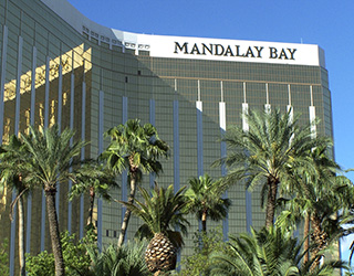 How to get to Nb Las Vegas at Luxor / Mandalay Bay in Paradise by Bus?