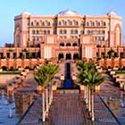 Blick auf Emirates Palace in Abu Dhabi
