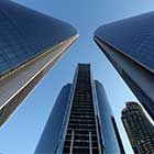 Blick auf die Wolkenkratzer von Abu Dhabi