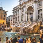 Blick auf den Trevi-Brunnen in Rom