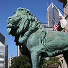 Aufnahme der Löwenstatue vor dem Chicago Art Institute