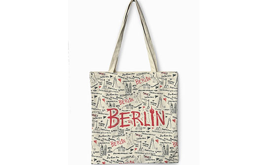 Enjoy a FREE Souvenir Bag